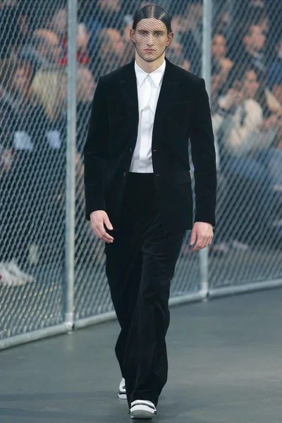 Look 3